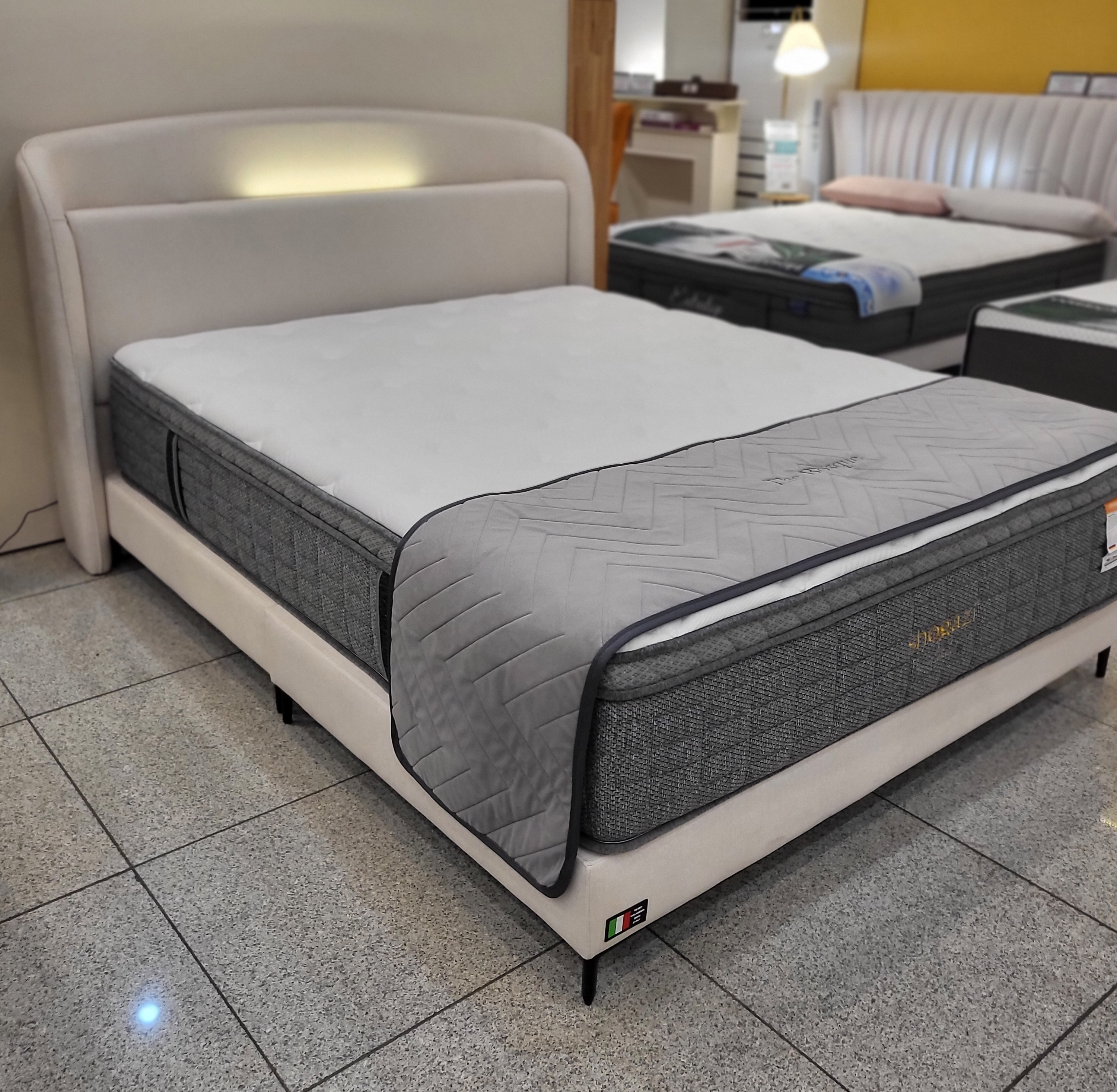 Q/K 공용 마리 침대